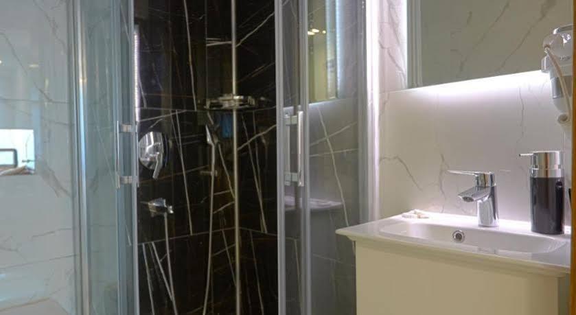 Kartal Palace Taksim Square Family Hotel Istanbul Eksteriør billede